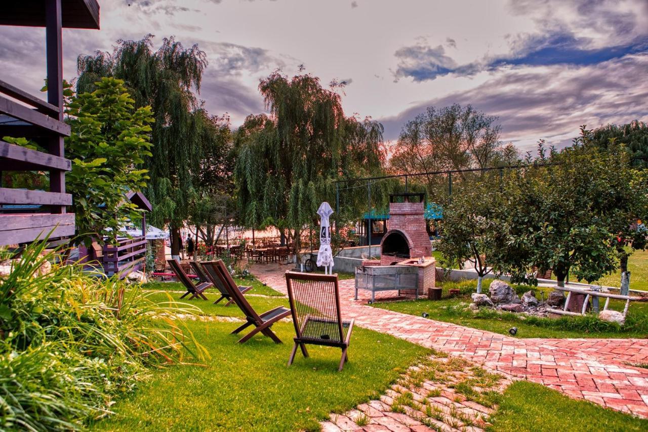 Enpi Lake Resort ยาช ภายนอก รูปภาพ