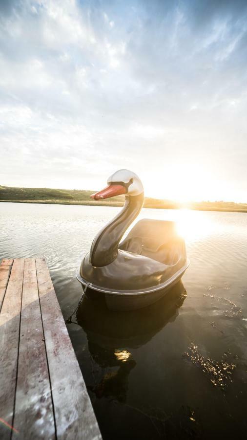 Enpi Lake Resort ยาช ภายนอก รูปภาพ